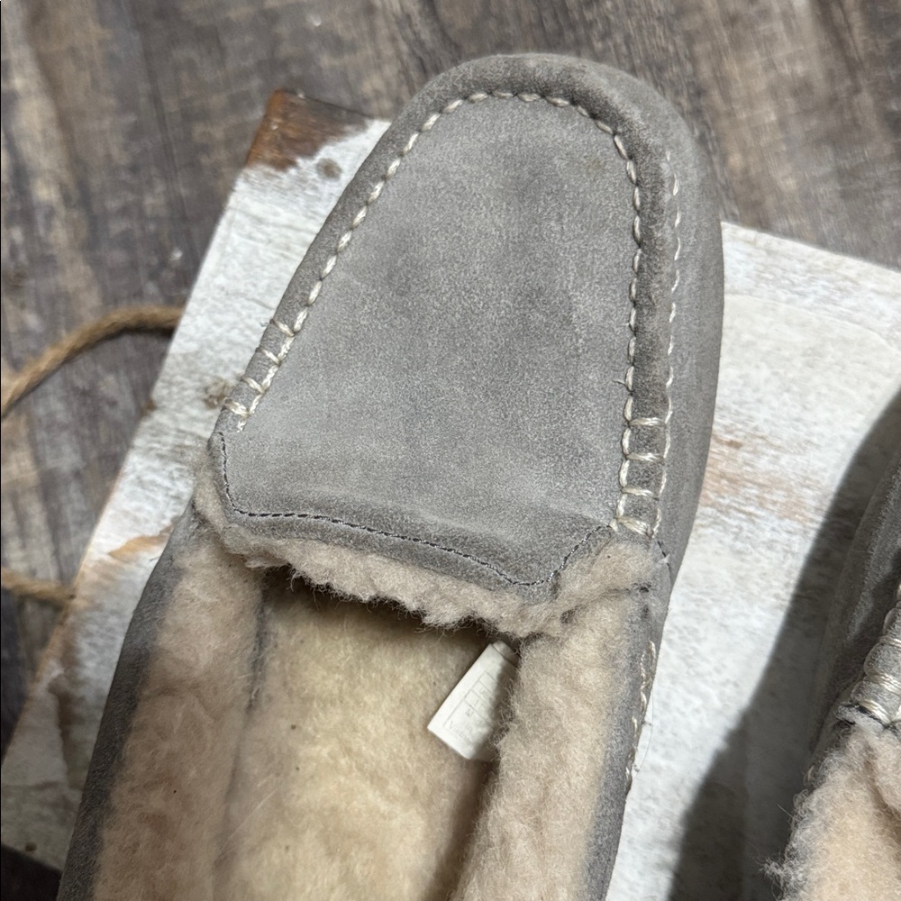 UGG Women’s Ansley Gray Slipper - rubber bottom. Size 11 -RUNS SMALL - Picture 8 of 14